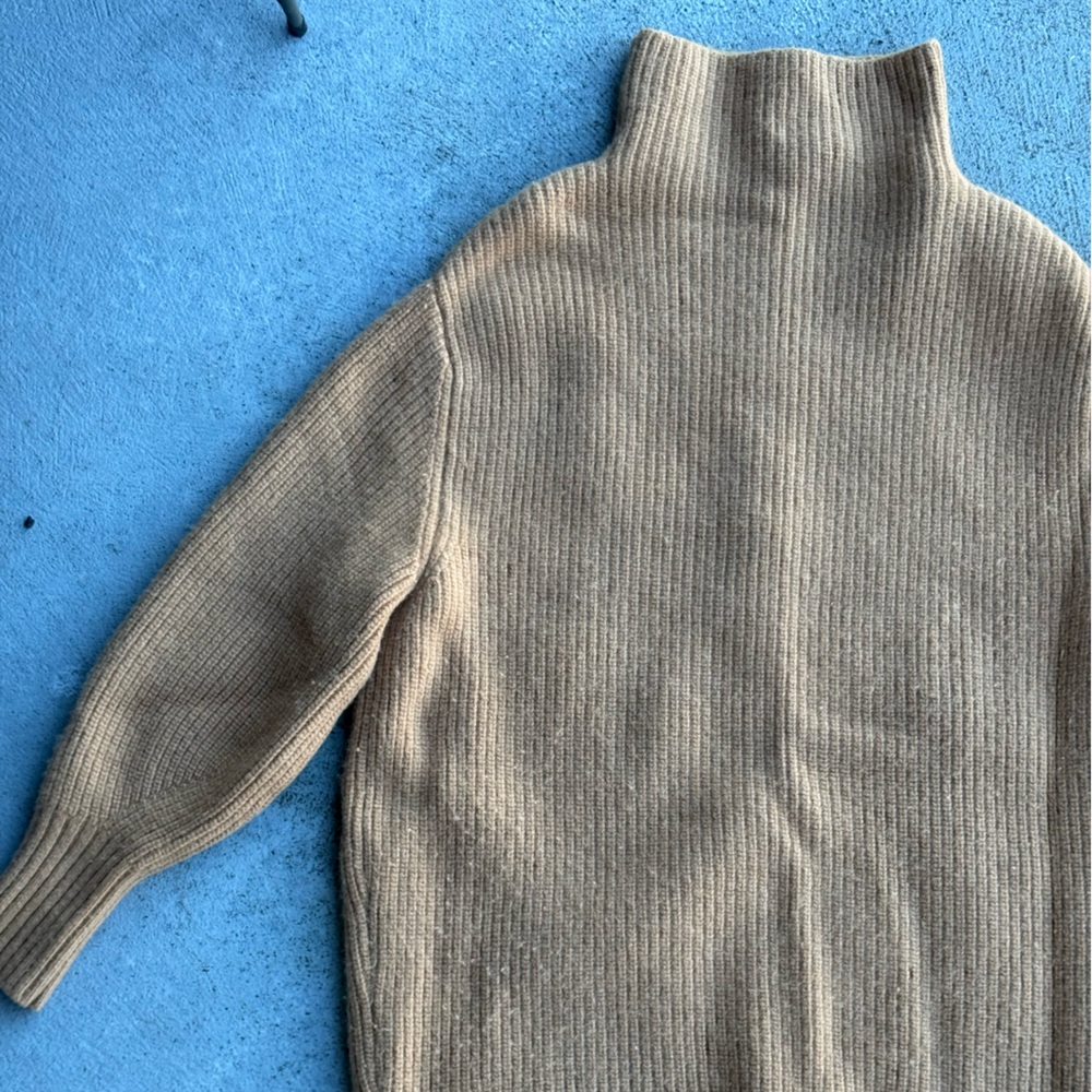 H&M women’s wool/cashmere sweater